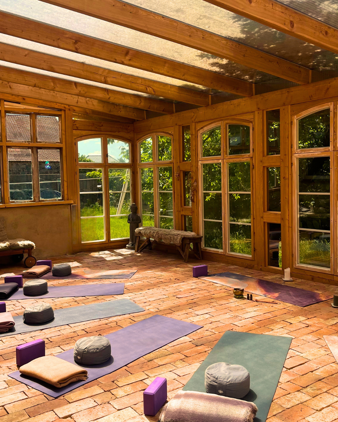 Yoga im Wintergarten