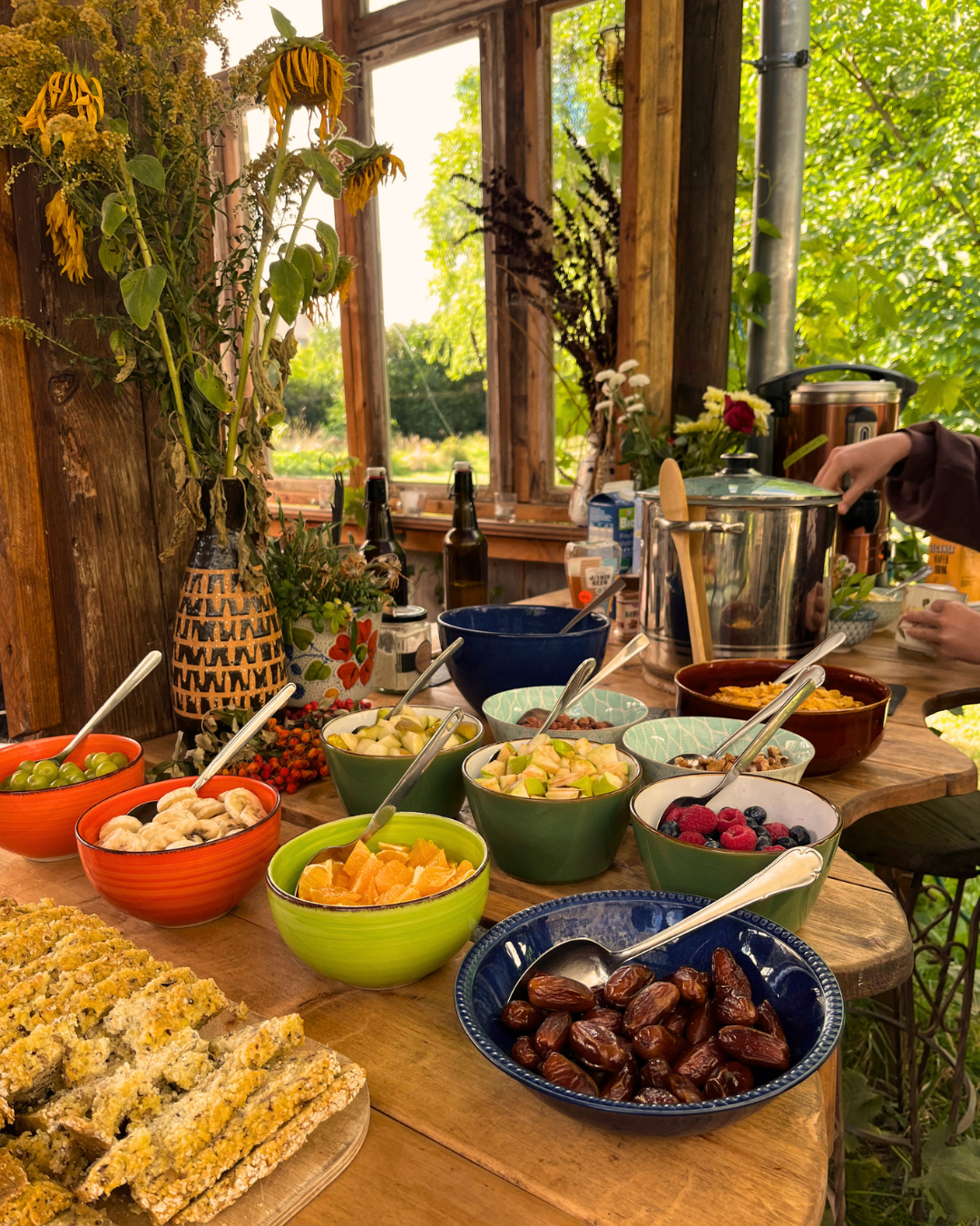 Frühstück in der Gartenküche